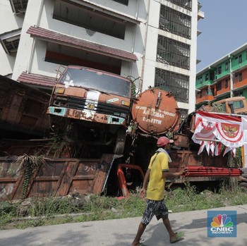 Penampakan 'Kuburan' Truk Sampah DKI di Cengkareng Jakbar
