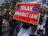 Lewat Omnibus Law, Investor Ingin Mudah Melepas Pekerja