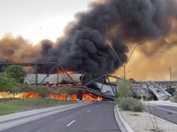 Ngeri! Kereta Tergelincir & Terbakar di Arizona