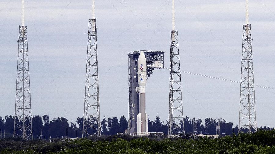 A United Launch Alliance Atlas V rocket lifts off from pad 41 at the Cape Canaveral Air Force Station Thursday, July 30, 2020, in Cape Canaveral, Fla. The mission will send a Mars rover to the Red Planet to search for signs of life, explore the planet's geology and much more. (AP Photo/John Raoux)