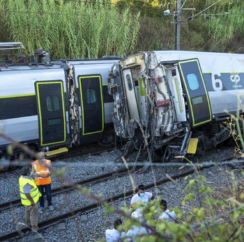 2 Orang Tewas, Kereta Cepat Kecelakaan di Portugal