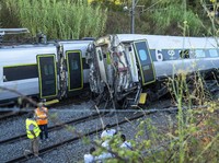 2 Orang Tewas, Kereta Cepat Kecelakaan di Portugal
