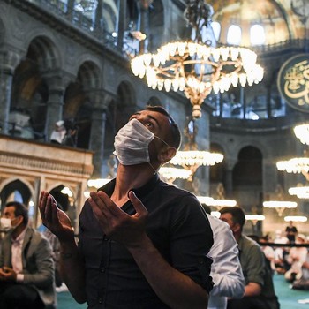 Intip Indahnya Salat Idul Adha Pertama di Hagia Sophia
