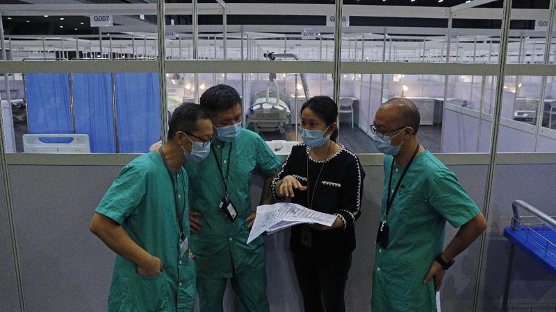 Hall pameran di Hong Kong di jadikan rumah sakit darurat Covid-19. (AP/Kin Cheung)