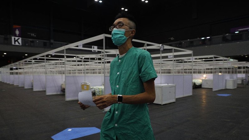 Hall pameran di Hong Kong di jadikan rumah sakit darurat Covid-19. (AP/Kin Cheung)
