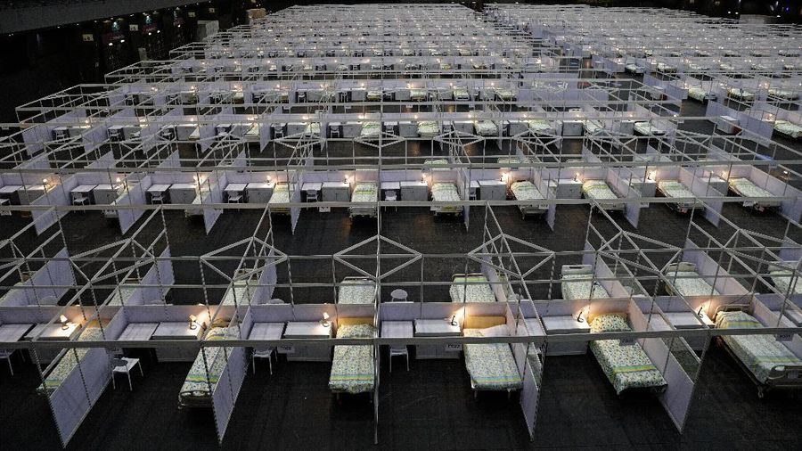 Hall pameran di Hong Kong di jadikan rumah sakit darurat Covid-19. (AP/Kin Cheung)