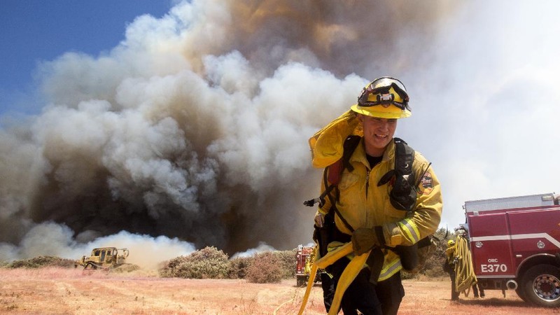 Kebakaran hutan di California, Amerika Serikat. (AP/Ringo H.W. Chiu)