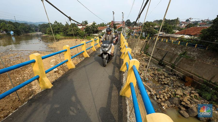 Bendung Katulampa yang Mengalami Penyusutan Debit Air, Kota Bogor, Jawa Barat, Senin (3/8/2020). (CNBC Indonesia/ Andrean Kristianto)
