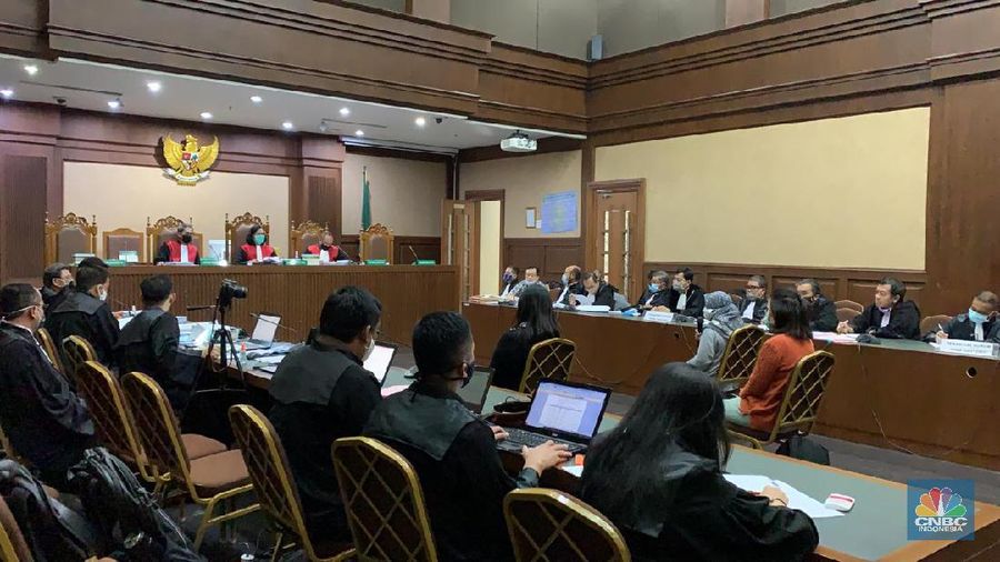 Suasana sidang lanjutan kasus dugaan korupsi di PT Asuransi Jiwasraya di PN Jakarta Pusat, Senin (3/8/2020). (CNBC Indonesia/Savira Wardoyo)