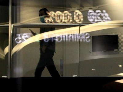 Menghadapi Risiko Stagflasi Global dan Transisi Energi