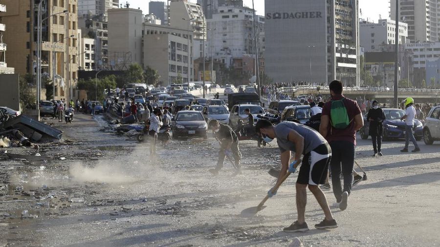 Kondisi terkini setelah ledakan di Beirut, Lebanon. (AP/Hassan Ammar)