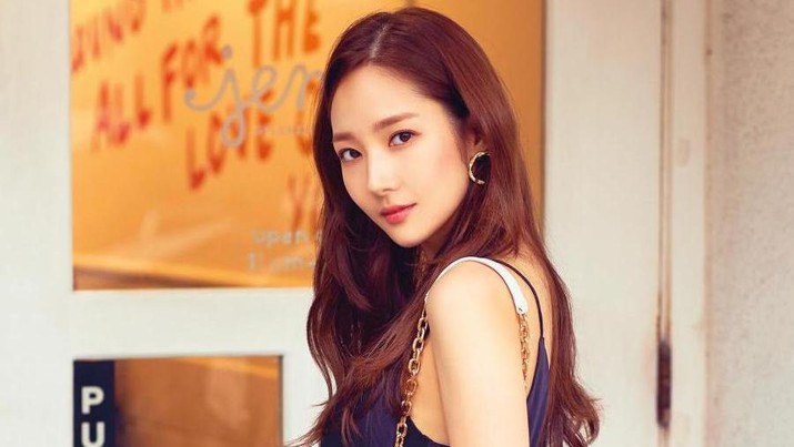 Park Min Young. Ist