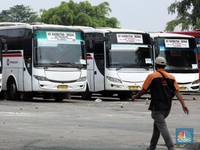 Potret Terminal Kampung Rambutan yang Masih Sepi Saat Pandemi