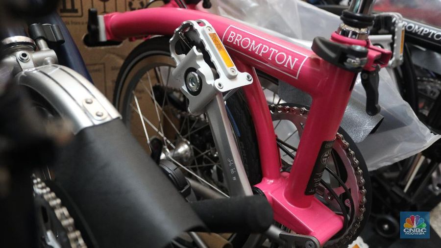 Suasana pameran sepeda Brompton di ITC Mangga Dua, Jakarta. (CNBC Indoensia/Andrean Kristianto)
