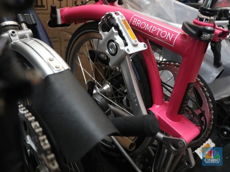 Murah Di Inggris Brompton Ini Tembus Rp 40 Juta Di Ri<script async src=