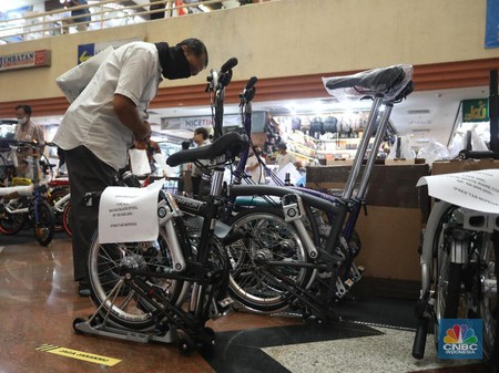 Mau Beli Sepeda Brompton Yuk Harganya Makin Hancur Hancuran<script async src=