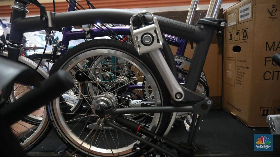 Suasana pameran sepeda Brompton di ITC Mangga Dua, Jakarta. (CNBC Indoensia/Andrean Kristianto)