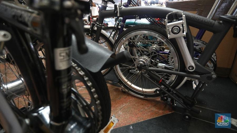 Suasana pameran sepeda Brompton di ITC Mangga Dua, Jakarta. (CNBC Indoensia/Andrean Kristianto)