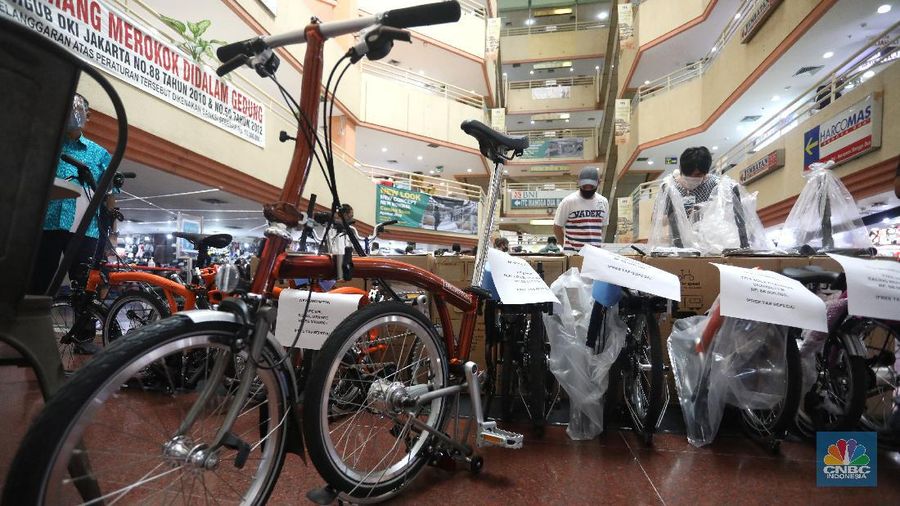 Suasana pameran sepeda Brompton di ITC Mangga Dua, Jakarta. (CNBC Indoensia/Andrean Kristianto)