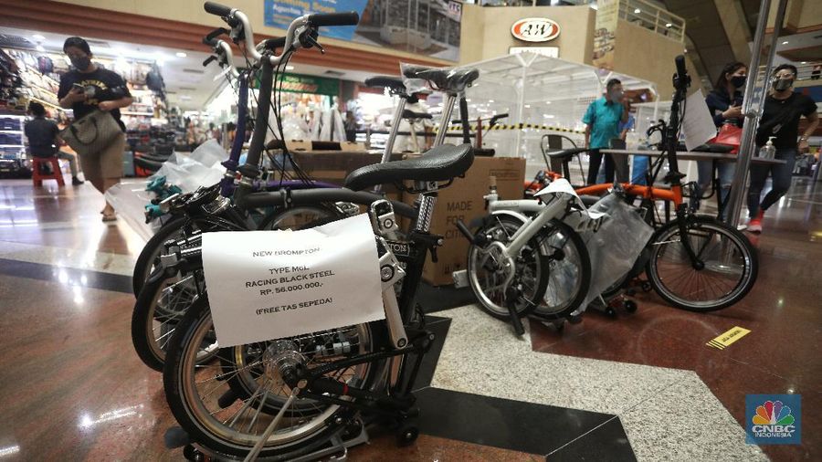 Suasana pameran sepeda Brompton di ITC Mangga Dua, Jakarta. (CNBC Indoensia/Andrean Kristianto)