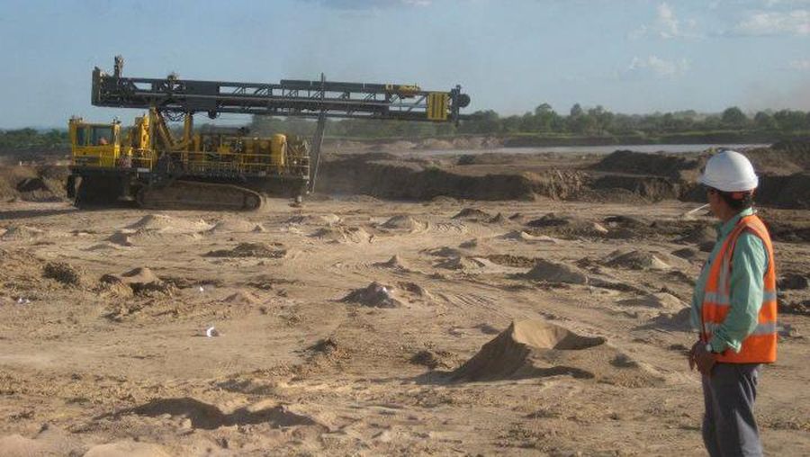 Facebook Fábrica de Explosivos Moçambique