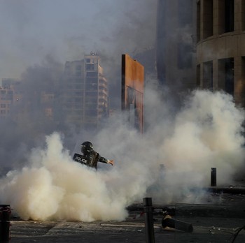 Potret Ricuh Demo Usai Ledakan Maha Dahsyat di Beirut Lebanon