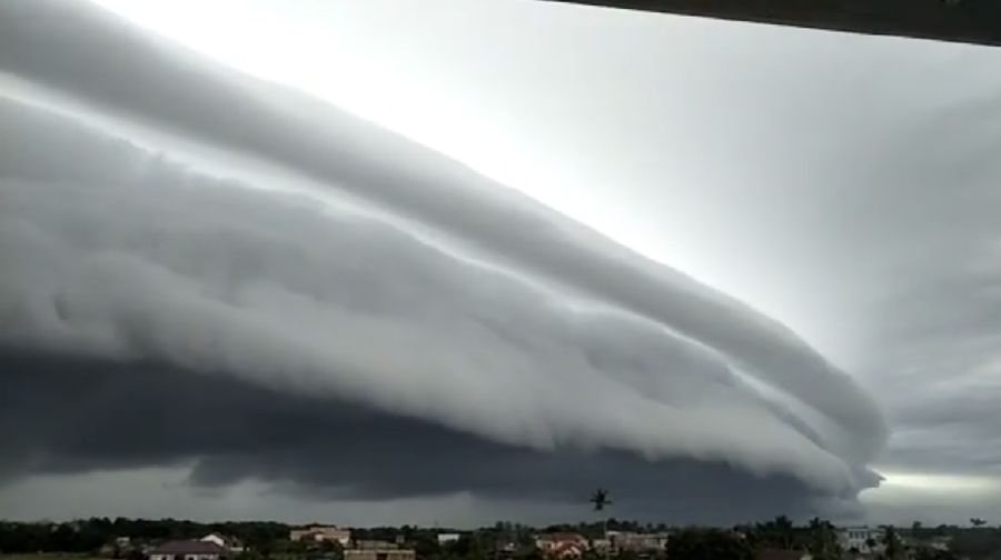 Awan Mirip Tsunami di Aceh (InstagramPortalAceh)