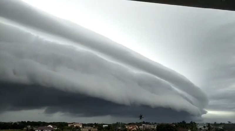 Awan Mirip Tsunami di Aceh (InstagramPortalAceh)