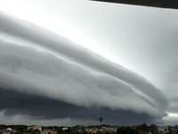Viral Awan 'Tsunami' Muncul di RI, Tanda-tanda Gempa Megathrust?