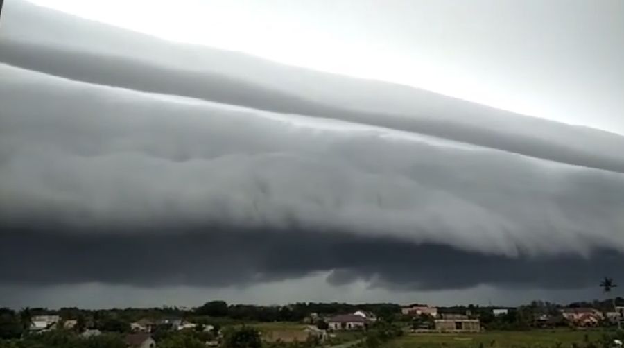Awan Mirip Tsunami di Aceh (InstagramPortalAceh)