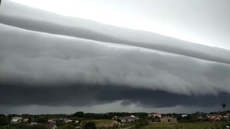 Awan Mirip Tsunami di Aceh (InstagramPortalAceh)