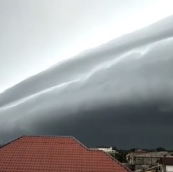 Tsunami Jawa 20 Meter, BMKG: No Panik, Pahami Cara Selamat