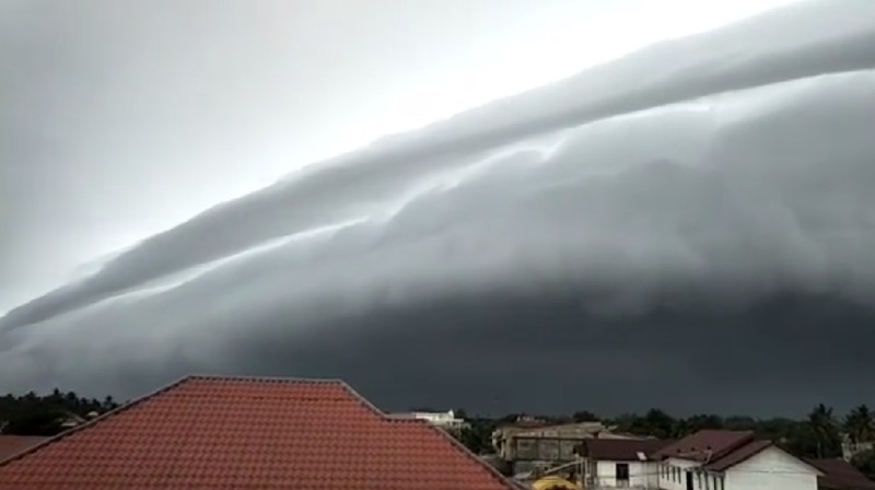 Awan Mirip Tsunami di Aceh (InstagramPortalAceh)