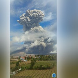 Gunung Sinabung Erupsi Lagi, ESDM: Tinggi Kolom Abu 5 KM