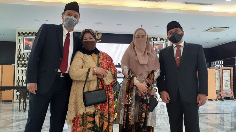 Menteri Energi Sumber Daya dan Mineral (ESDM) Arifin Tasrif melantik Ridwan Djamaluddin sebagai Direktur Jenderal Mineral dan Batu Bara Kementerian ESDM di kantor Kementerian ESDM, Senin siang (10/8/2020). (CNBC Indonesia/Anisatul)