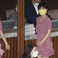 Berbusana Minim, Anggota DPR Termuda Ini Dikecam!