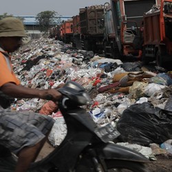 Warga RI Buang-buang Makanan Rp500 T/Tahun, Juara 1 di ASEAN!