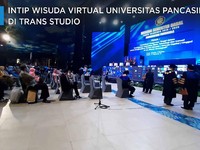 Intip Wisuda Virtual Universitas Pancasila di Trans Studio