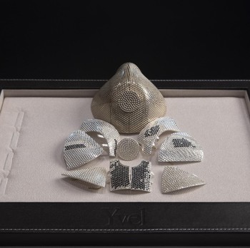 Wow! Israel Buat Masker Berlapis Emas & Berlian Rp 22 Miliar