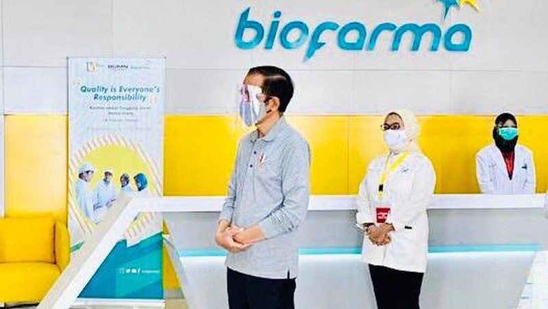 Presiden Joko Widodo tiba di PT Bio Farma (Persero) Bandung untuk meninjau fasilitas produksi dan pengemasan Vaksin COVID-19, Selasa 11 Agustus 2020 pukul 09.45 WIB. (Biro Pers, Media dan Informasi Sekretariat Presiden)