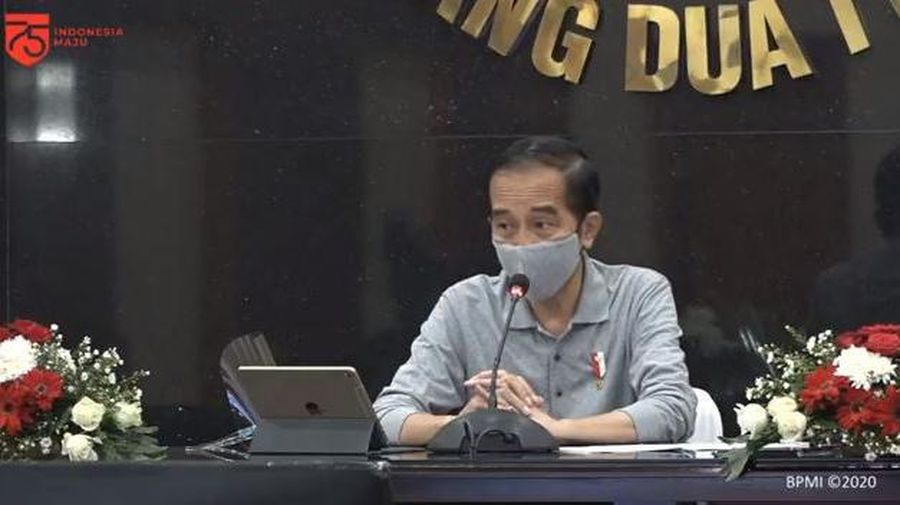 Presiden RI Jokowi Tinjau Posko Penanganan Covid-19 Provinsi Jabar, Bandung, 11 Agustus 2020
