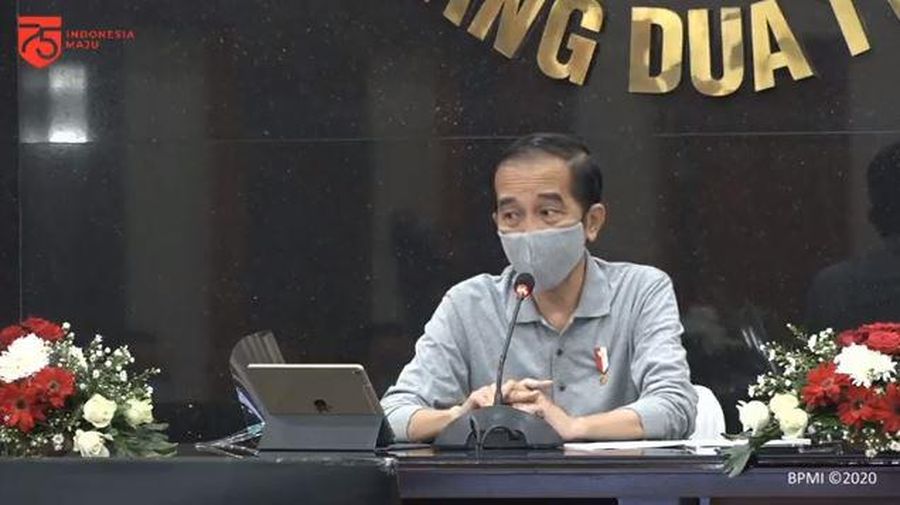 Presiden RI Jokowi Tinjau Posko Penanganan Covid-19 Provinsi Jabar, Bandung, 11 Agustus 2020