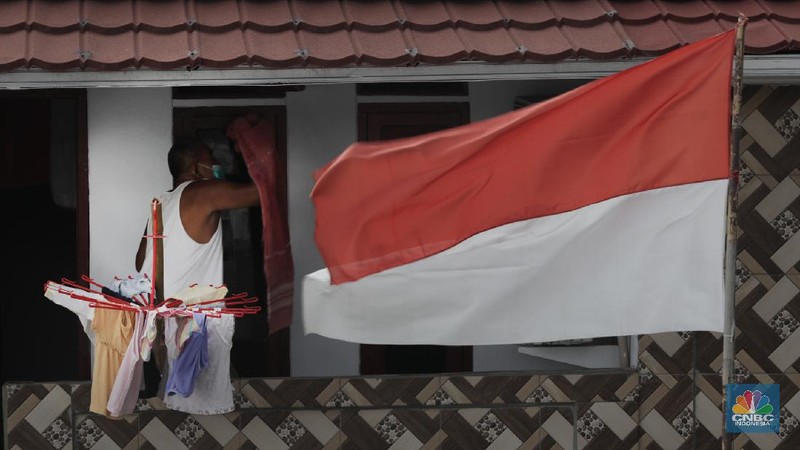 Suasana bantaran kali Cideng, Roxy, Jakarta Barat (CNBC Indonesia/Tri Susilo)