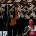 Era Makan Tabungan, Warga RI Terpaksa Berburu Kerja Sambilan