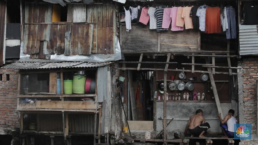 Suasana bantaran kali Cideng, Roxy, Jakarta Barat (CNBC Indonesia/Tri Susilo)