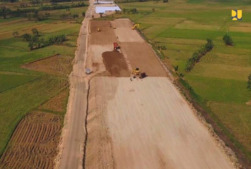 Pembangunan tol Semarang-Demak seksi II terus dikebut. Ditargetkan, proyek pembangunan jalan tol dari Sayung sampai Demak sepanjang 16,31 km. (Dok: Humas Jateng/jatengprov.go.id/) Pembangunan tol Semarang-Demak seksi II terus dikebut. Ditargetkan, proyek pembangunan jalan tol dari Sayung sampai Demak sepanjang 16,31 km. (Dok: Humas Jateng/jatengprov.go.id/)