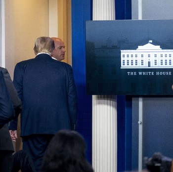 Detik-detik Trump Dievakuasi karena Penembakan Gedung Putih