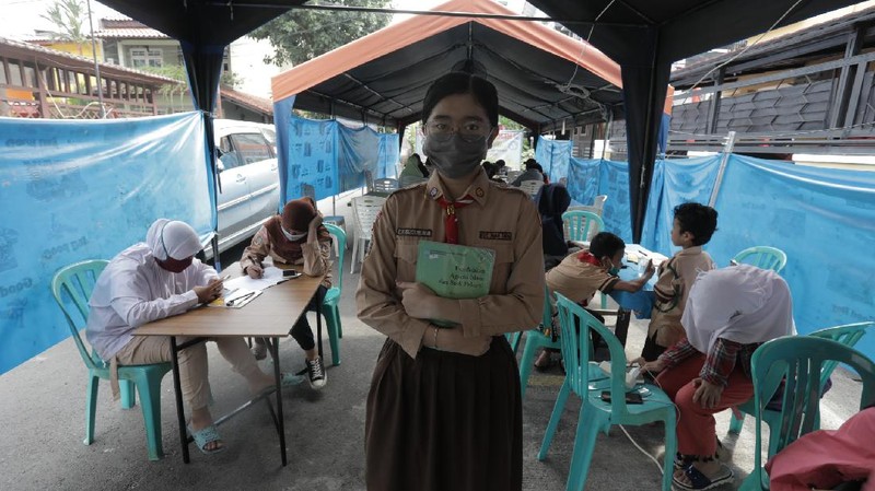 Tenda WIFI Gratis untuk sekolah buatan warga RT13/RW02, Kelurahan Pindok Kelapa, Duren Sawit, Jakarta Timur, Rabu (12/8/20). (CNBC Indonesia/ Tri Susilo)