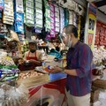 Kisah Mantri BRI Dampingi Pedagang Pasar Hingga Melek Digital
