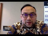 Bos Keramik Curhat: Maju Mundur Kena!